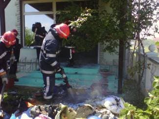 Starica zapalila sobu i pokušala samoubojstvo (foto)
