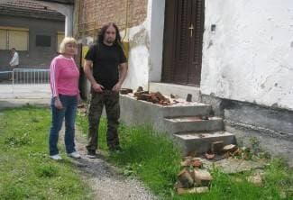 Stanari upozoravaju: Urušava se kuća u centru grada!