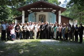 Biskup Škvorčević krstio šesto djetete Mihaela i Ane Hadela