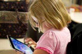 Dopuštate li djetetu mlađem od 3 godine da gleda u tablet ili mobitel?