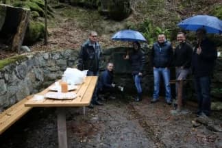 Osmero mladih iz Dobrovca s mještanima uredili zapušteni izvor vode