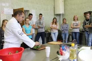 ¨Vratimo žlicu u škole i domove¨