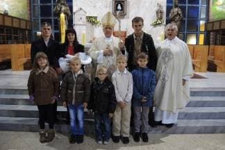 Biskup Škvorčević krstio peto dijete u obitelji Mazal