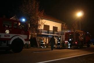 Gorjelo krovište kuće u vlasništvu 82-godišnjaka