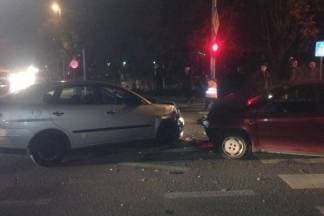 Lančani sudar s ozlijeđenim osobama na križanju Osječke i Zvonimirove