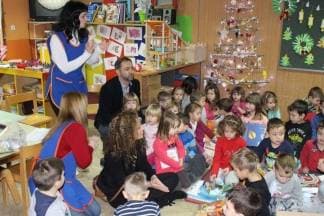 Nino Smolčić darivao mališane u dječjem vrtiću Požega