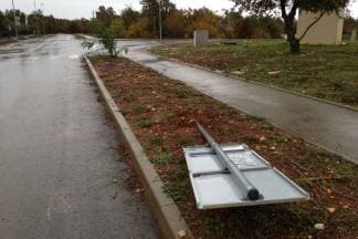 Uništili i otuđili nekoliko prometnih znakova