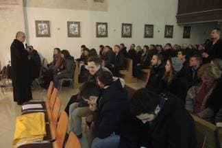 Mladi u Požegi molitvenim bdijenjem dočekali Novu godinu