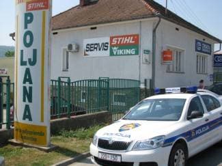 Provalnici odnijeli više desetaka motornih pila i kosilica