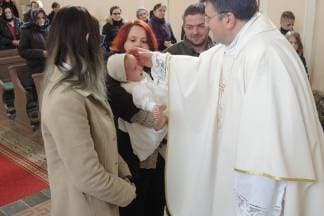 Kršteno sedmo dijete u dežanovačkoj obitelji Horak