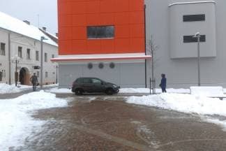Smije li se voziti Trgom sv. Terezije ili ne - tko to zna?