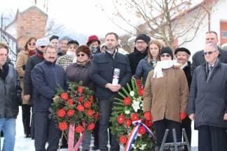 Položeni vijenci i zapaljene svijeće povodom Dana sjećanja na žrtve holokausta