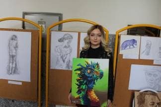 Ivona Flam je kao mala primjetila poziv za slikanjem i crtanjem, a danas u tome uživa
