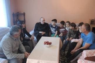 Na Veliku subotu biskup pohodio obitelj kojoj je izgorjela kuća u Staroj Lipi