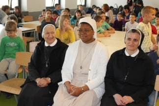 Katolička osnovna škola osmu godinu pomaže donacijama za školovanje djece u Beninu