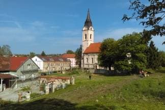 Čistilo se crkveno zemljište u Pakracu