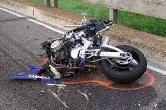 Alkoholizirani motociklist pao na kolnik i lakše se ozlijedio