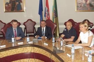 Sastanak ministra Pavića sa županom, gradonačelnicima i načelnicima