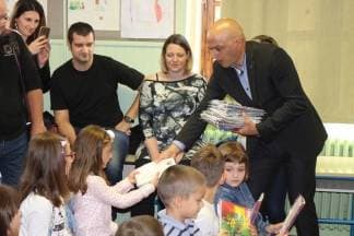 Najmlađe školarce posjetio i pozdravio gradonačelnik Darko Puljašić