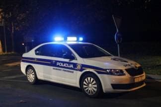 Pijani 49-godišnjak zbog vikanja prenoćio u policiji i zaradio prijavu