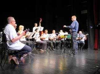 Tamburaški orkestar oduševio: Dvaput ih zvali na bis