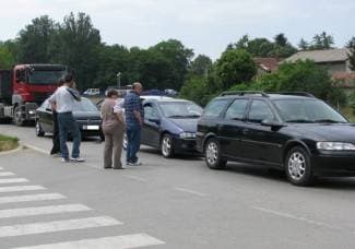 Tri opela u lančanom sudaru u Industrijskoj (foto)