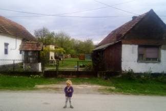 Sanela je prvu godinu života provela u bolnici, uljepšajmo joj prvi Božić