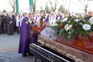 Sprovod Fra Flavijana Šolca u Virovitici