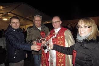 Vino, vatra, delicije, glazba i uvijek raspoloženi Veličani: Održano 25. Vinkovo u Velikoj