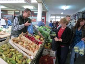 Bez većih poskupljenja: Naše tržnice još uvijek odolijevaju