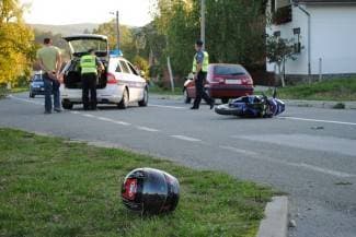 Motociklist (43) teško ozlijeđen u sudaru s teretnim automobilom