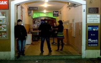 Prekinuta brucošijada: Ispraznili Pub i Best, bombu nisu našli