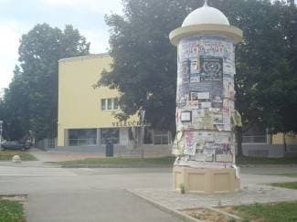 Rat oglasima: Skidaju konkurentske letke sa stupova