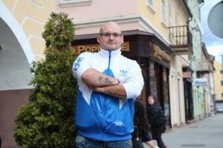 Podržavaju izgradnju diskoteke, ali ne i Robijev glazbeni ukus