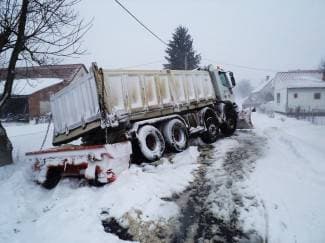 Auti zarobljeni na cestama, najteže kod Kutjeva, Kaptola i Čaglina