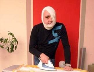 Gledao je boks i peglao rublje, a onda je zazvonio mobitel...