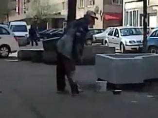 Rus na poslu: Toliko pijan da jedva stoji (video)