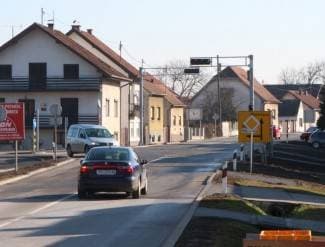 Nema pješačkog prijelaza jer nedostaje nogostup