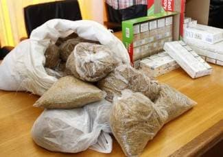 Kod 61-godišnjaka zaplijenjeno 2,5 kg duhana i 40-ak cigareta