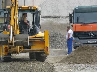 Pred festival: Pola milijuna kuna za uređenje parkirališta
