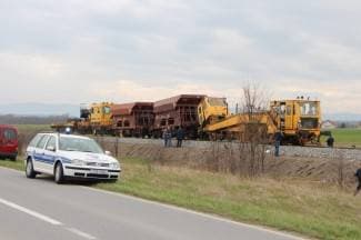 Sudar teretnog i remontnog vlaka, nema ozlijeđenih (foto)