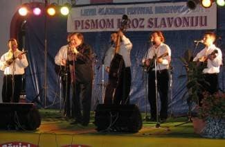 Kićo raspjevao, rasplesao i nasmijao Brestovčane (video)