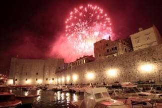 Vatromet u Dubrovniku oduševio turiste (foto)