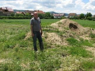 Nedovršeni radovi: Za sobom ostavili jamu i raskopano igralište