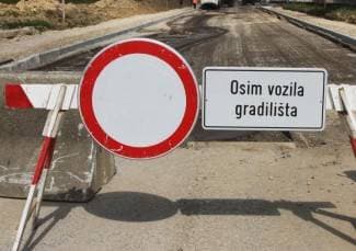 Privremeno zatvoren promet između Trenkova i Trnovca