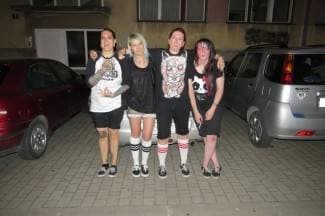 Žestoke cure spasile metal koncert (video)