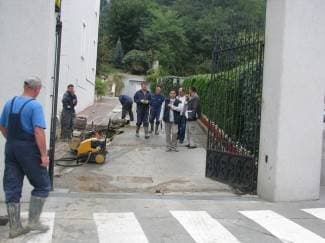 Na Trgu Sv. Trojstva ostali bez vode