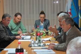 Oporba i Nikolić o Bektežu, mjesnim odborima i proračunu