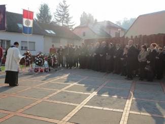 Položeni vijenci za pale branitelje (foto)