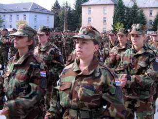 Prisegnuo 7. naraštaj dragovoljnih ročnika (video)